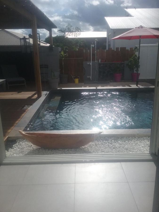 Maison Tonga Piscine Jaccuzi Сен-Пиер Екстериор снимка
